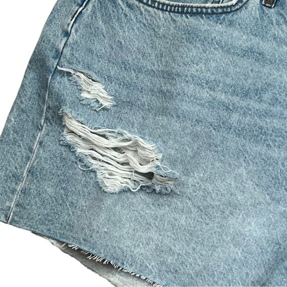 Madewell The Mom Jean Cutoff Distressed Denim Shorts Size 24 - Picture 4 of 5